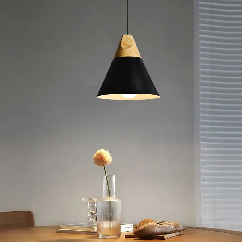 Morandi Mångformad Trä Och Metall Taklampa Design 